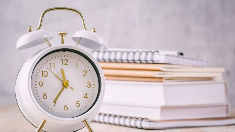 12 Time Management Tips for Students: Master Your Time Efficiently